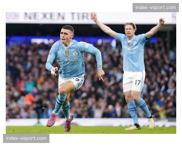 半场战报：曼城1-0领先利物浦，福登世界波破门