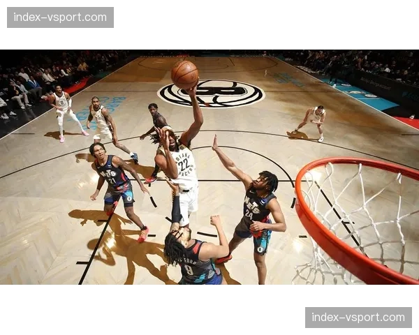 报道:爵士主场考虑调整篮架后方座位布局,为内线防守创造更好视觉环境